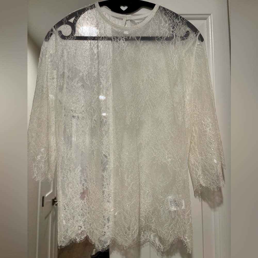 New - Beautiful Lace White Top